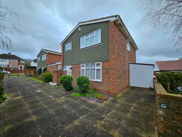 5 Bedroom Detached House To Rent In Godfrey Close, Rochester, ME2