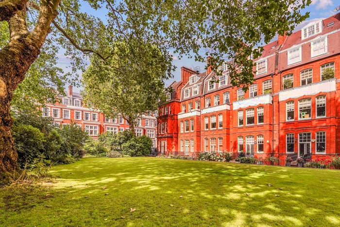 1 Bedroom Flat For Sale In Evelyn Gardens, London, SW7