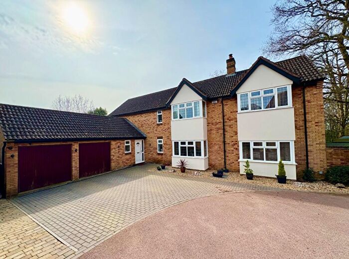 5 Bedroom Detached House For Sale In Barn Owl Close, East Hunsbury, NN4