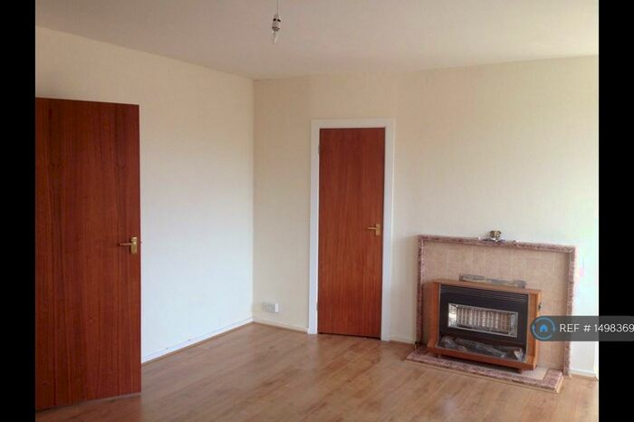 2 Bedroom Flat To Rent In Pinner Road, Northwood Hills, HA6