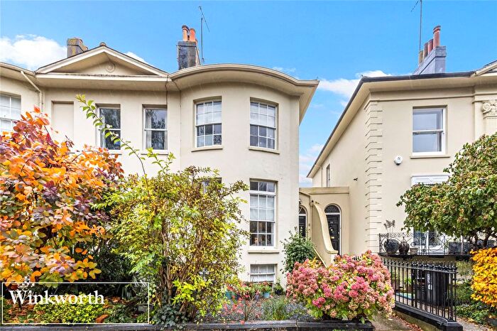 4 Bedroom End Of Terrace House For Sale In Hanover Crescent, Brighton, East Sussex, BN2