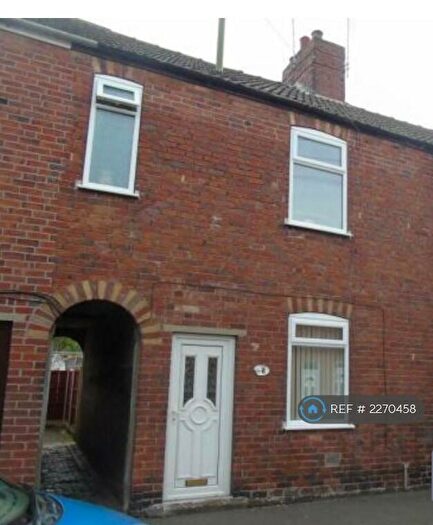 3 Bedroom Terraced House To Rent In New Street, Bolsover, Chesterfield, S44