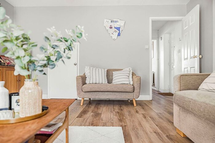2 Bedroom End Of Terrace House For Sale In York Street, Cheltenham, GL52