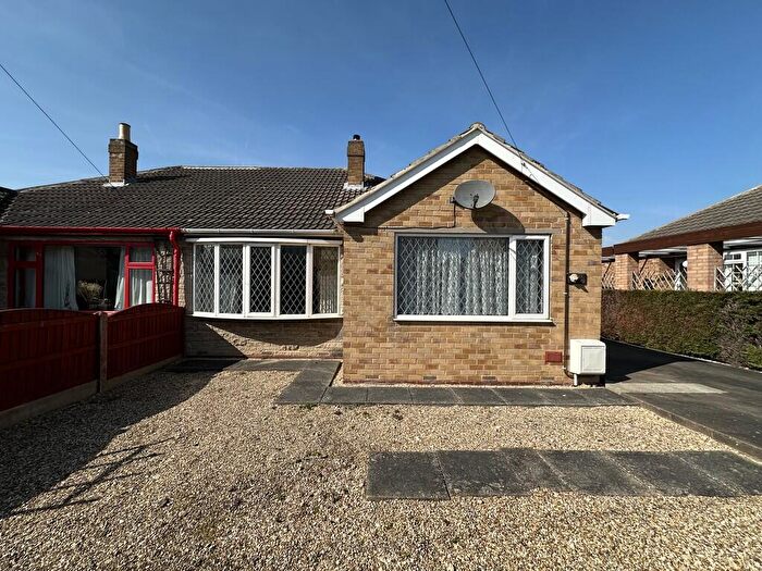 3 Bedroom Semi-Detached Bungalow For Sale In Marlowe Road, Barnby Dun, Doncaster, DN3