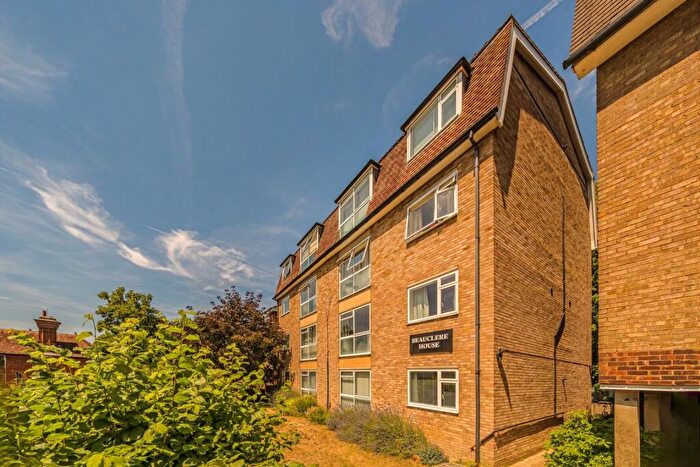 2 Bedroom Flat To Rent In South Bank, Surbiton, KT6