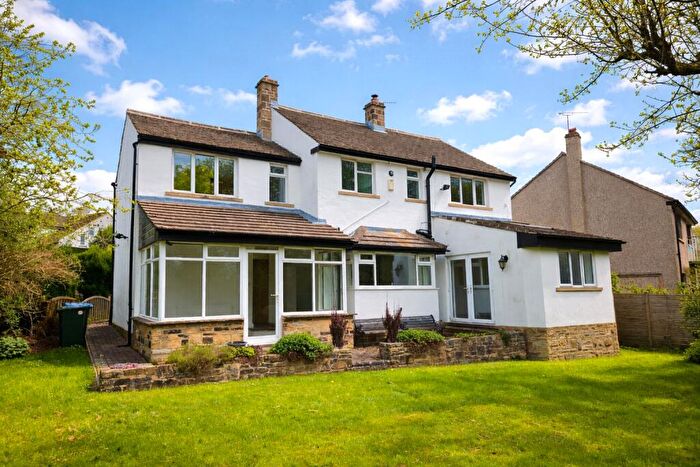 4 Bedroom Detached House For Sale In Walker Wood, Baildon, Shipley, West Yorkshire, BD17