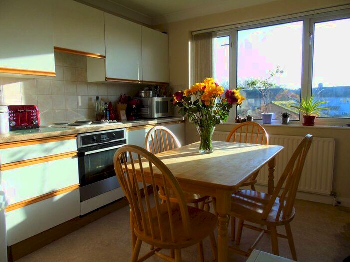 3 Bedroom Maisonette To Rent In Salford Road, Oxford, OX3