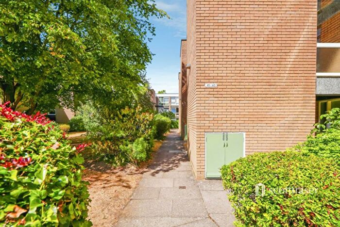 2 Bedroom Flat To Rent In Butler Close, Oxford, Oxfordshire, OX2