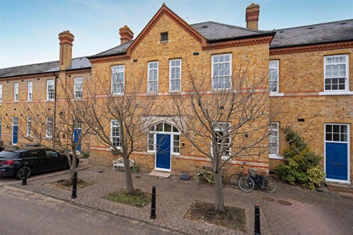 3 Bedroom House For Sale In Bears Rails Park, Old Windsor, SL4