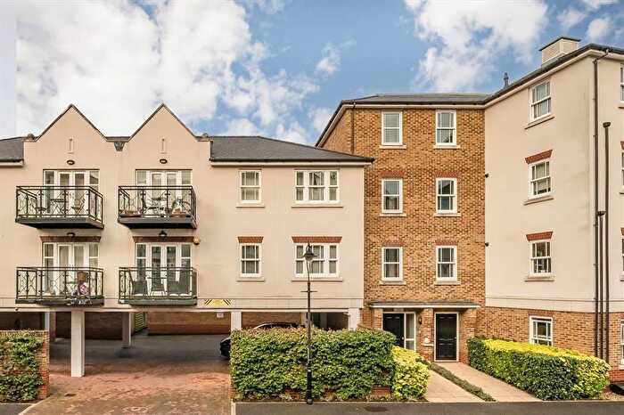 2 Bedroom Flat For Sale In Holford Way, Putney, SW15