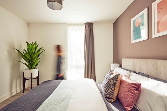 1 Bedroom Apartment To Rent In Park Square, Avebury Boulevard, Milton Keynes, MK9