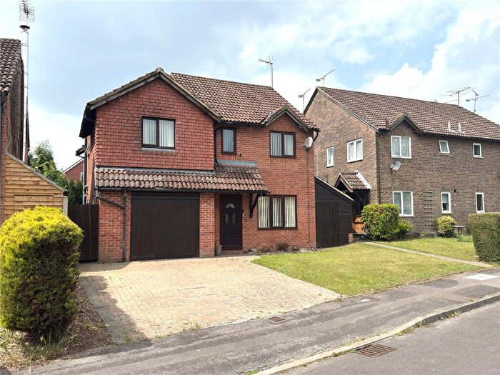 5 Bedroom Detached House For Sale In Vindomis Close, Holybourne, Alton, Hampshire, GU34