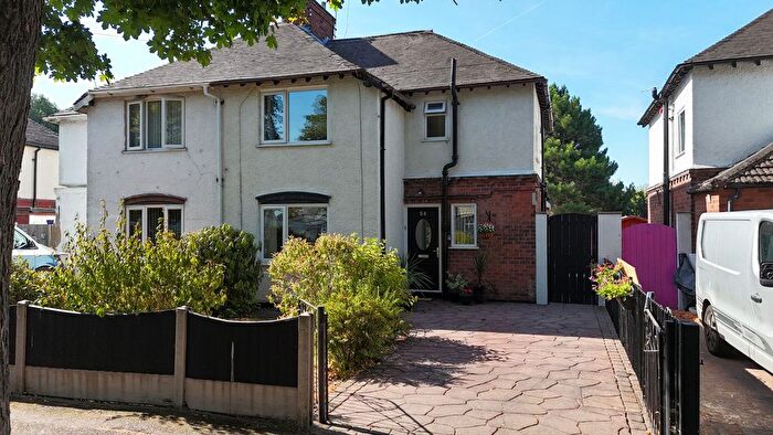3 Bedroom Semi-Detached House For Sale In Fairway, Stafford, ST16