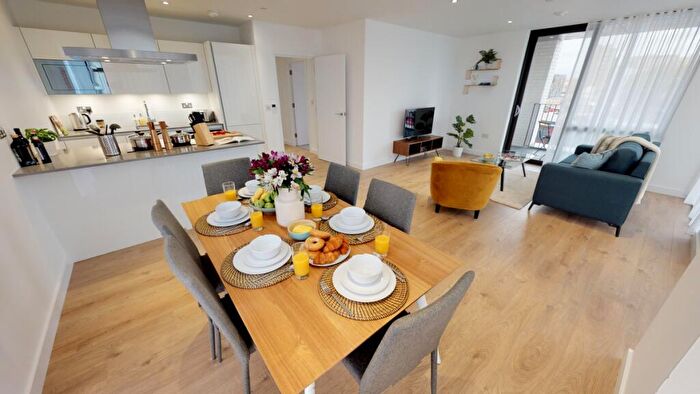 3 Bedroom Apartment To Rent In Forrester Way London, E15