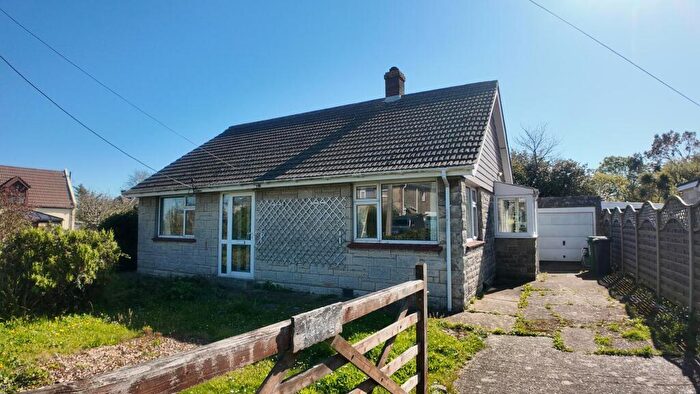 2 Bedroom Bungalow For Sale In Warlands Lane, Newport, PO30