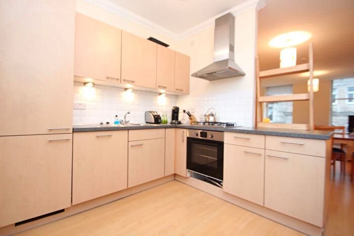 2 Bedroom Flat For Sale In /, Ingram Street, Glasgow, Lanarkshire, G1