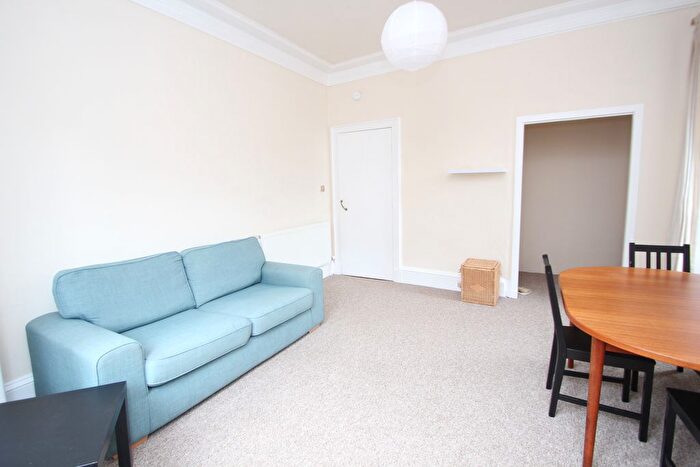 2 Bedroom Flat To Rent In Marwick Street, Glasgow, G31