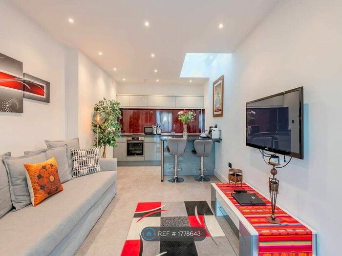 1 Bedroom Semi-Detached House To Rent In River Way, Christchurch, BH23