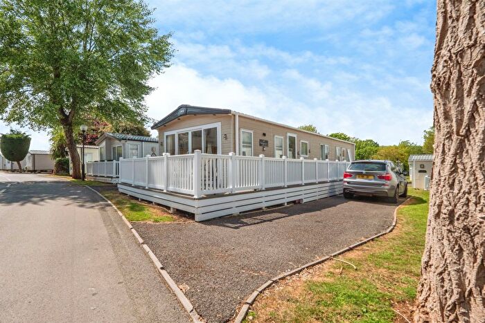 2 Bedroom Park Home For Sale In Bowleaze Coveway (Waterside), Weymouth, DT3