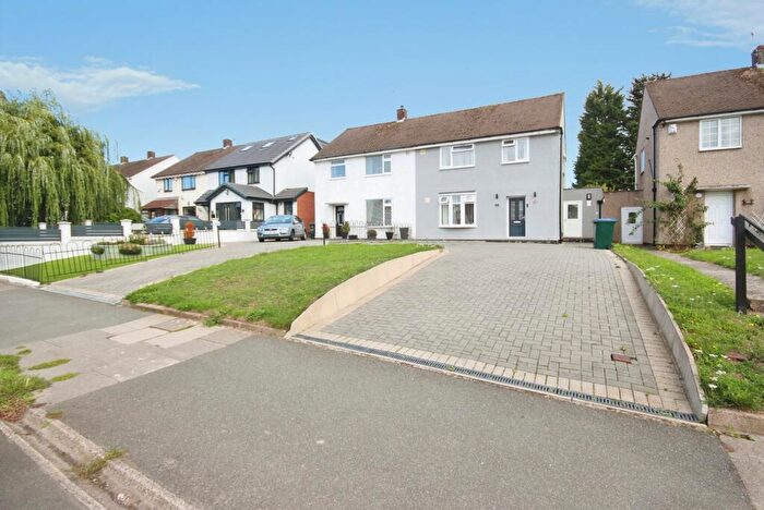 3 Bedroom Semi Detached House For Sale In Hipswell Highway, Coventry, West Midlands, CV2