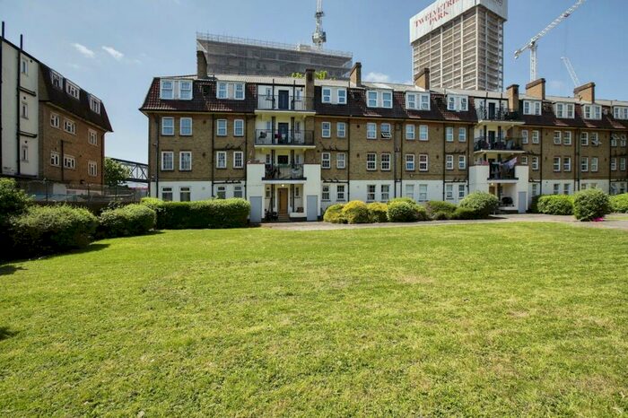 3 Bedroom Apartment To Rent In Germander Way, London, E15