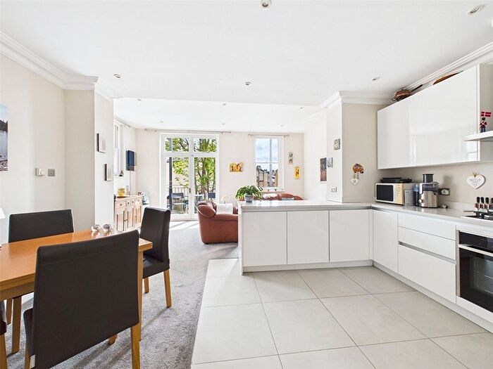 2 Bedroom Flat To Rent In Amyand Park Road, St Margarets Village, TW1