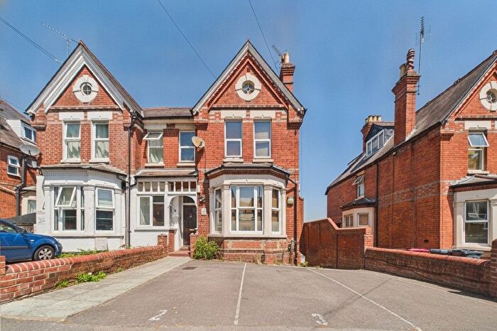 1 Bedroom Flat For Sale In Tilehurst Road, Reading, Berkshire, RG30