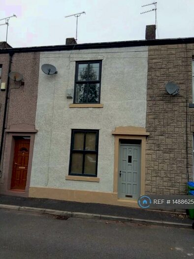 2 Bedroom Terraced House To Rent In Hollin Lane, Rochdale, OL11
