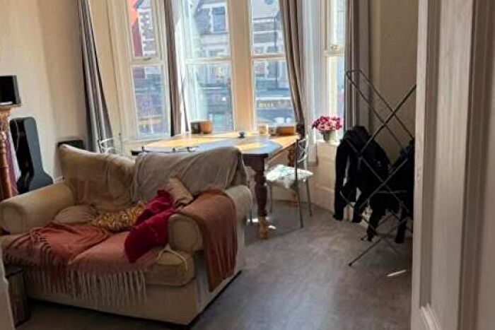 2 Bedroom Flat To Rent In Albany Road Cardiff, CF24