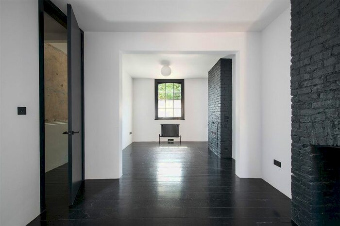 2 Bedroom Terraced House To Rent In Derbyshire Street, Bethnal Green, London, E2