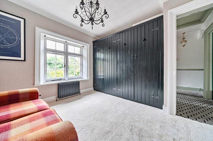 2 Bedroom Terraced House For Sale In Burnt Oak Lane, Sidcup, DA15