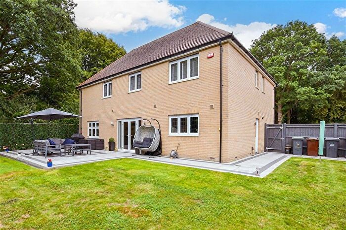 5 Bedroom Detached House For Sale In Milner Road, Aylesford, Kent, ME20