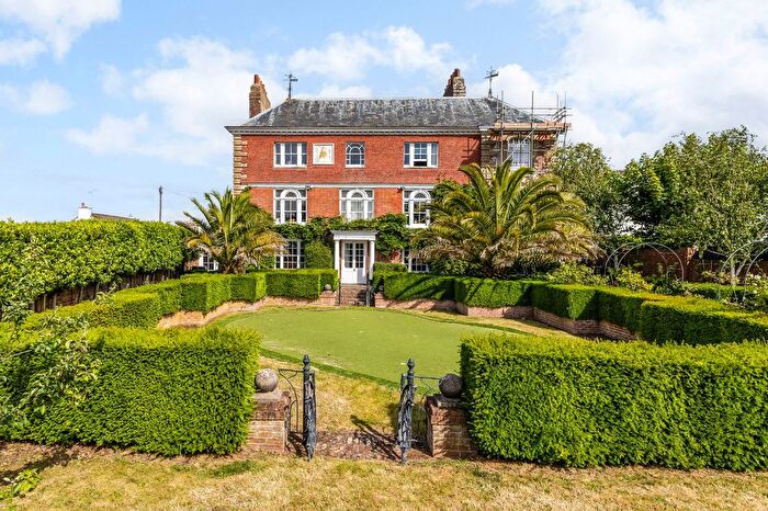 6 Bedroom Link Detached House For Sale In Countess Wear Road, Exeter, Devon, EX2