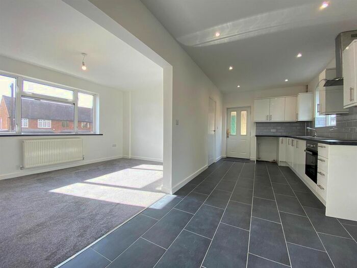 2 Bedroom Semi-Detached House To Rent In Beech Road, Kingswinford, DY6