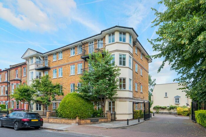 2 Bedroom Flat To Rent In Sycamore Mews, London, SW4