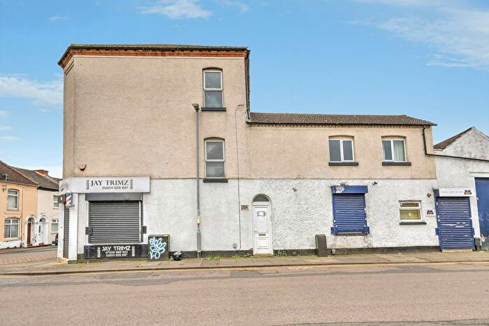 6 Bedroom Detached House For Sale In Edith Street, Northampton, Northamptonshire, NN1