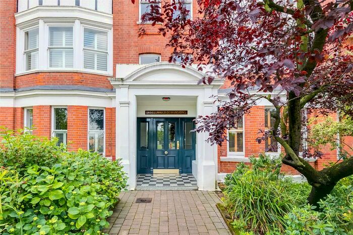 3 Bedroom Flat To Rent In Castelnau, Barnes, SW13