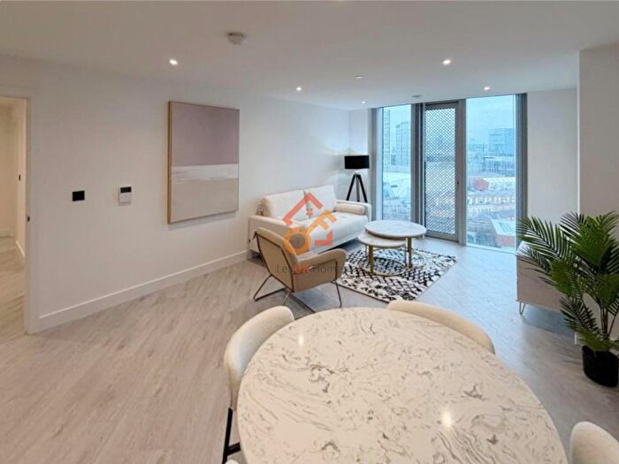 2 Bedroom Flat To Rent In Vista River Tower, Trinity Way, Manchester, M3