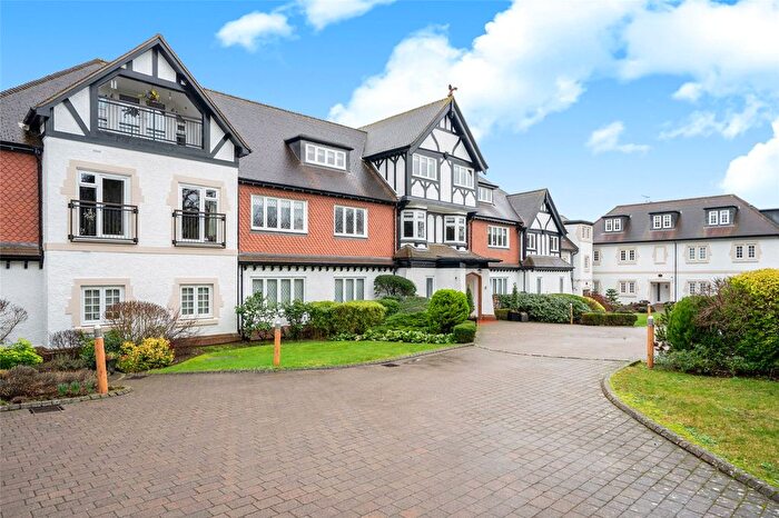 3 Bedroom Flat For Sale In Merry Hill Road, Bushey, Hertfordshire, WD23