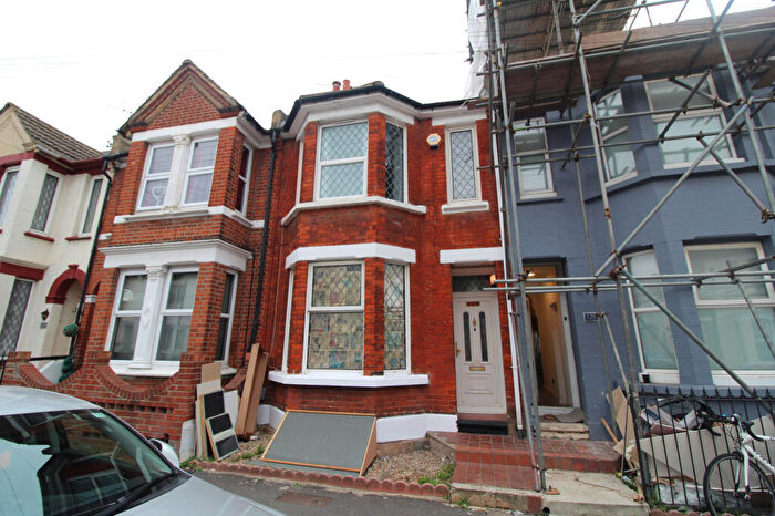 3 Bedroom Terraced House To Rent In Balmoral Road, Gillingham, ME7