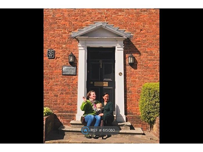 3 Bedroom Flat To Rent In West Street, Farnham, GU9