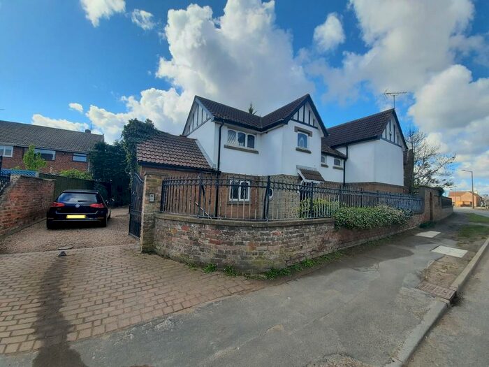 4 Bedroom Detached House To Rent In Main Street, Hatfield Woodhouse, DN7