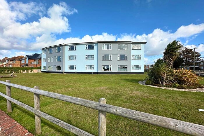 2 Bedroom Flat To Rent In Sea Road, Barton On Sea, Hampshire., BH25