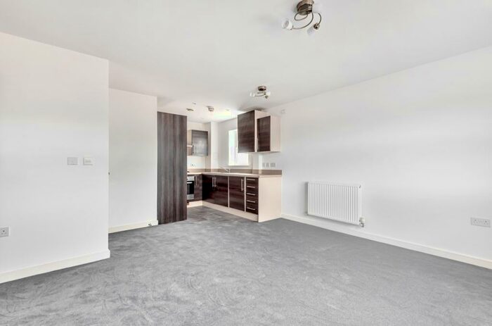 2 Bedroom Flat To Rent In Wells View Drive Bromley, BR2