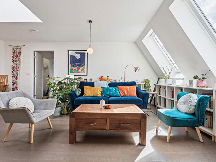 2 Bedroom Apartment For Sale In Sycamore Road, Amersham, HP6