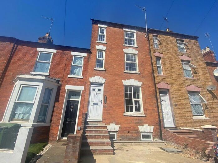 1 Bedroom Flat To Rent In West Street, Banbury, Oxon, OX16