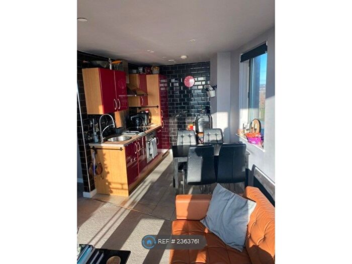 2 Bedroom Flat To Rent In Cross Green Lane, Leeds, LS9