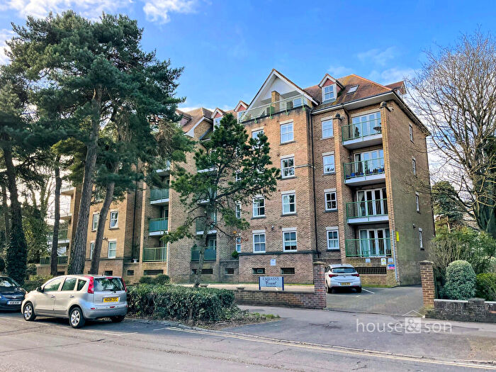 2 Bedroom Flat For Sale In Embassy Court, Gervis Road, East Cliff, Bournemouth, BH1