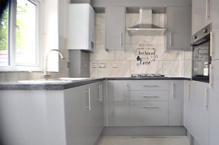 2 Bedroom Terraced House To Rent In Kelvin Gardens, Croydon, CR0