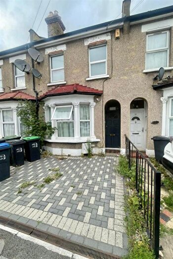5 Bedroom Terraced House To Rent In Frant Road, Thornton Heath, CR7